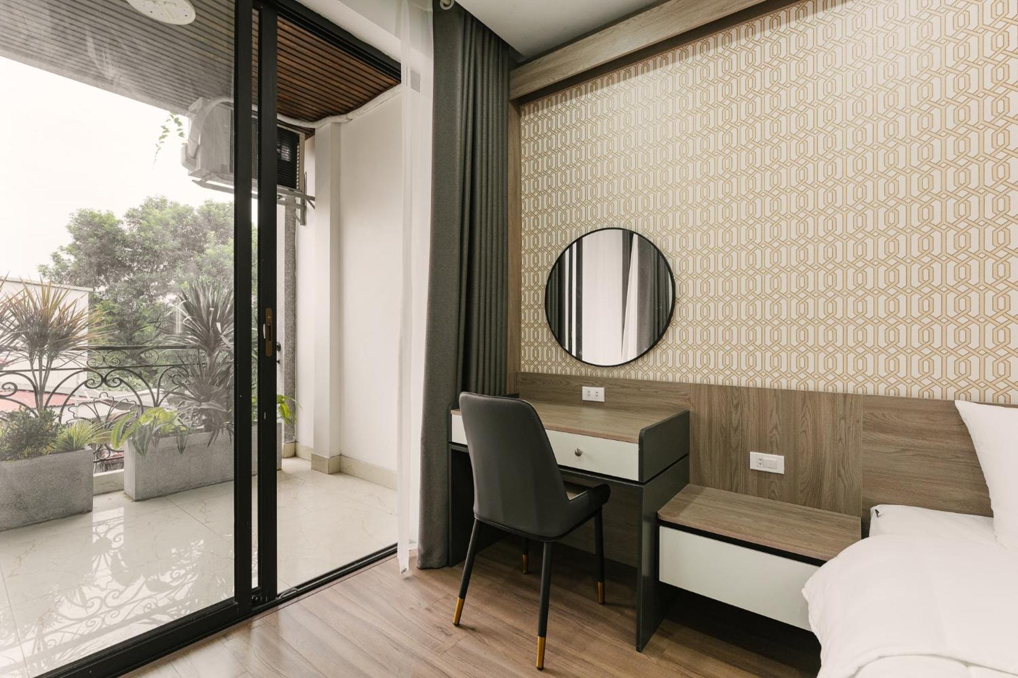Delapong Hotel And Apartment Ha Noi Hanoi Buitenkant foto