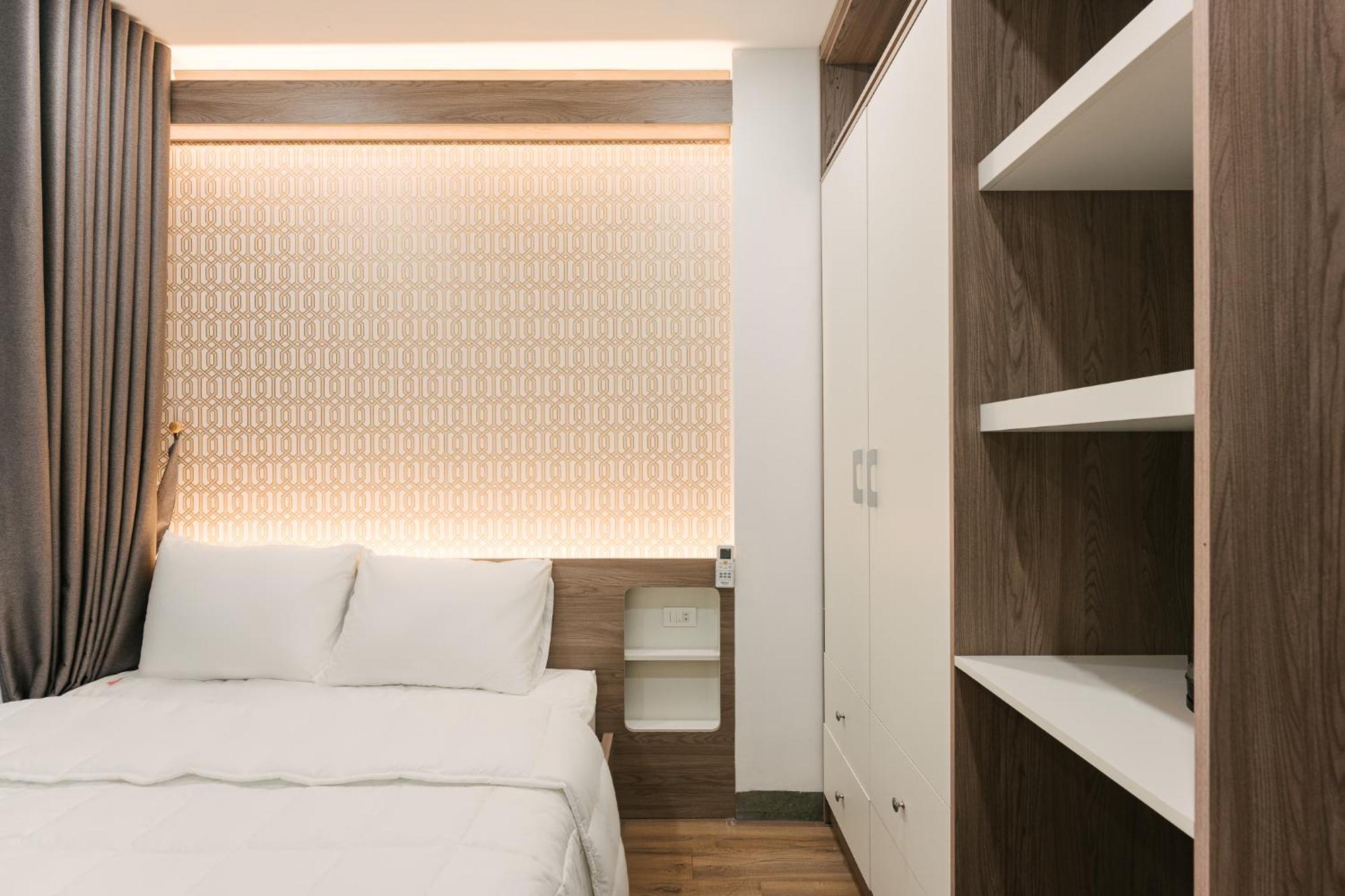 Delapong Hotel And Apartment Ha Noi Hanoi Buitenkant foto