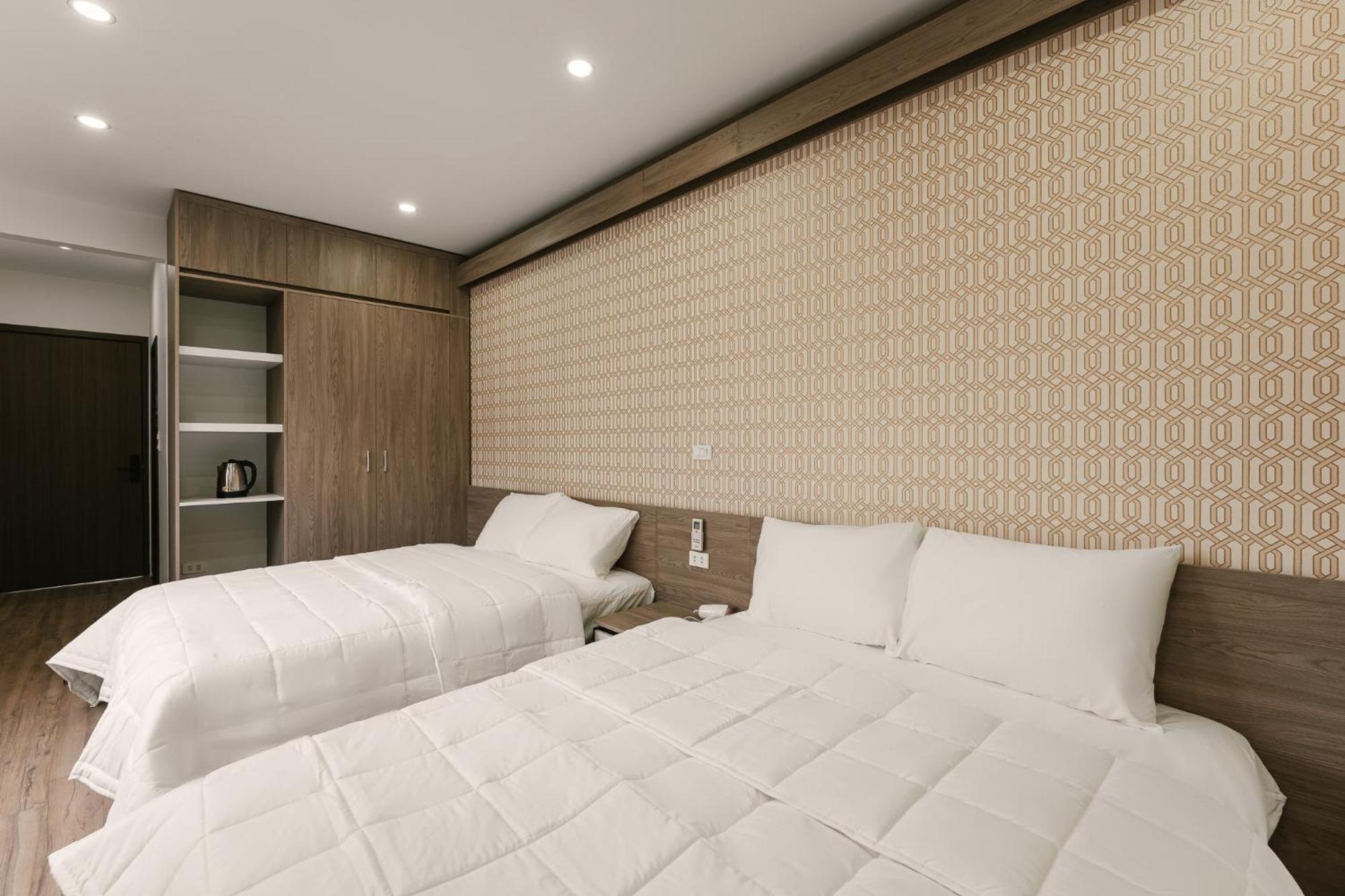 Delapong Hotel And Apartment Ha Noi Hanoi Buitenkant foto